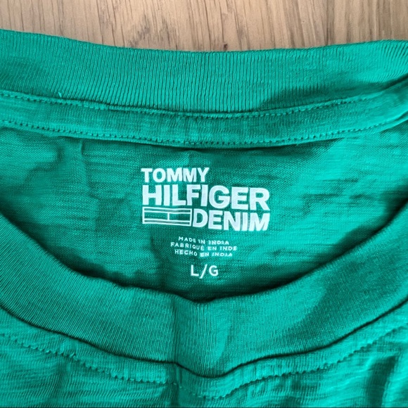 Tommy Hilfiger green short sleeve t-shirt crop top logo size large white - Picture 4 of 4